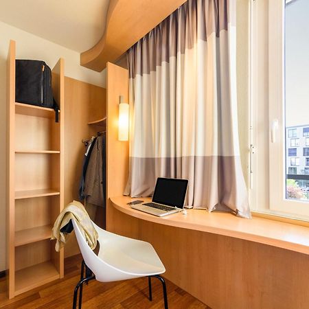 Ibis Lausanne Крисие Екстериор снимка
