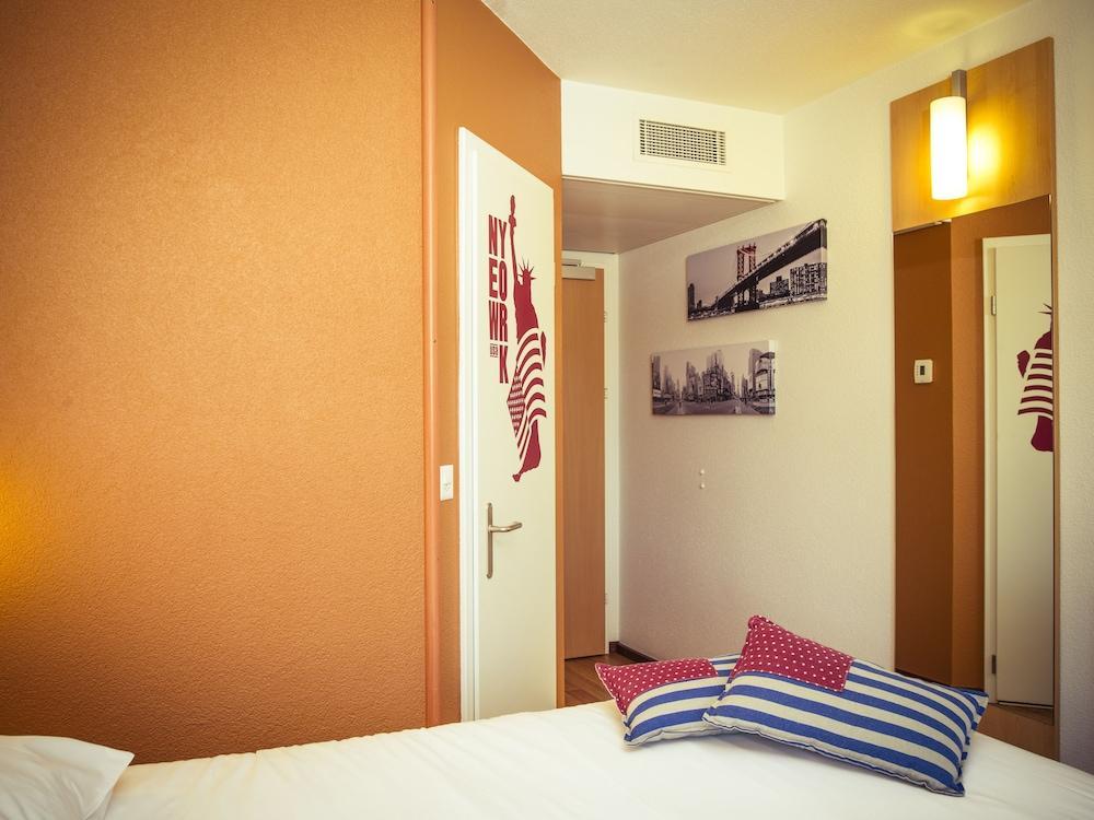 Ibis Lausanne Crissier Екстериор снимка