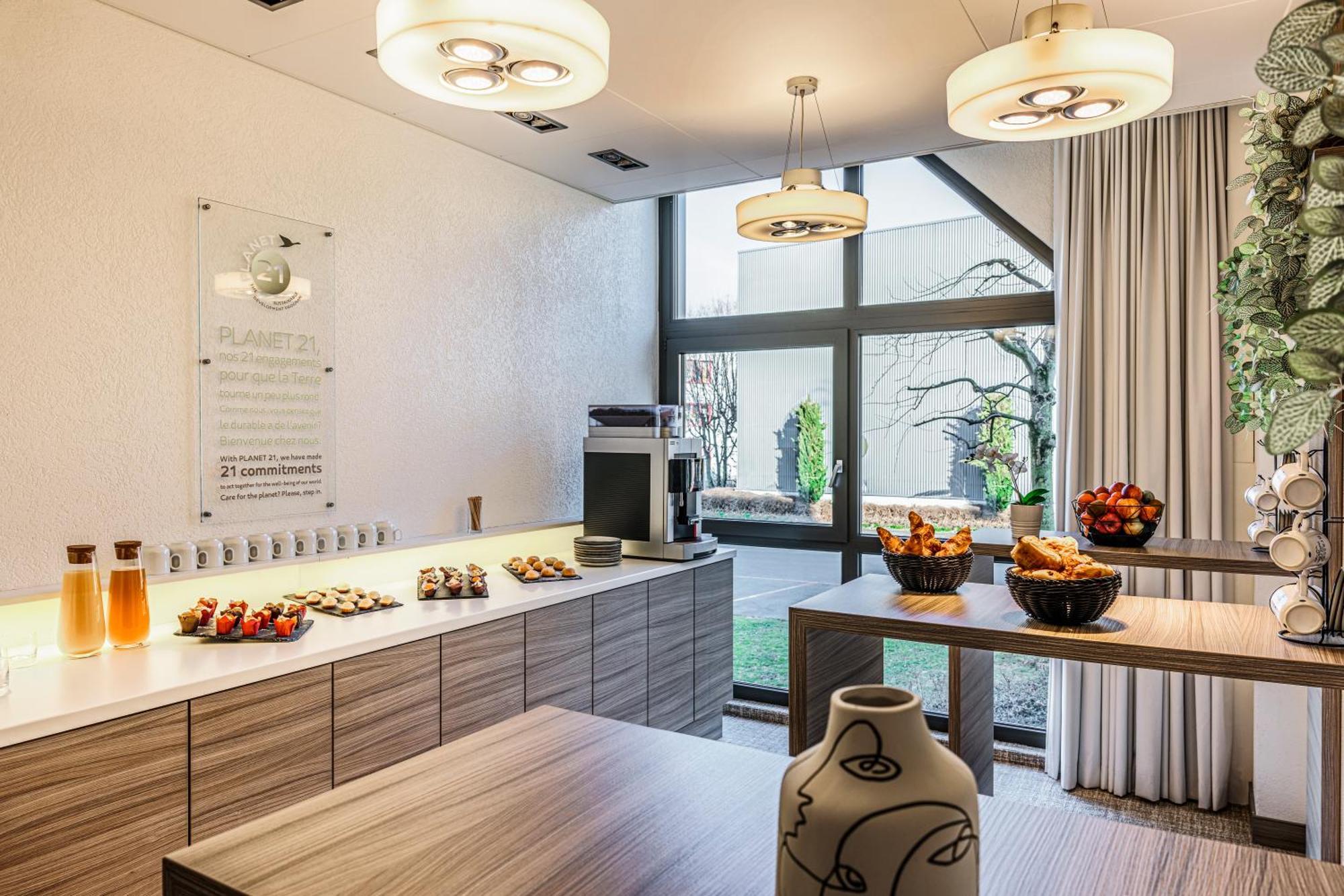 Ibis Lausanne Крисие Екстериор снимка