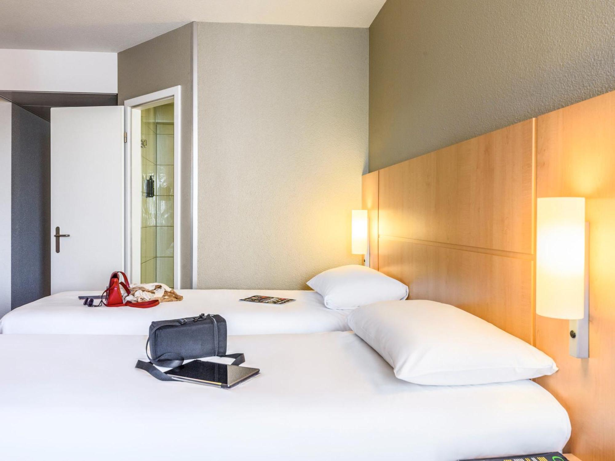 Ibis Lausanne Крисие Екстериор снимка