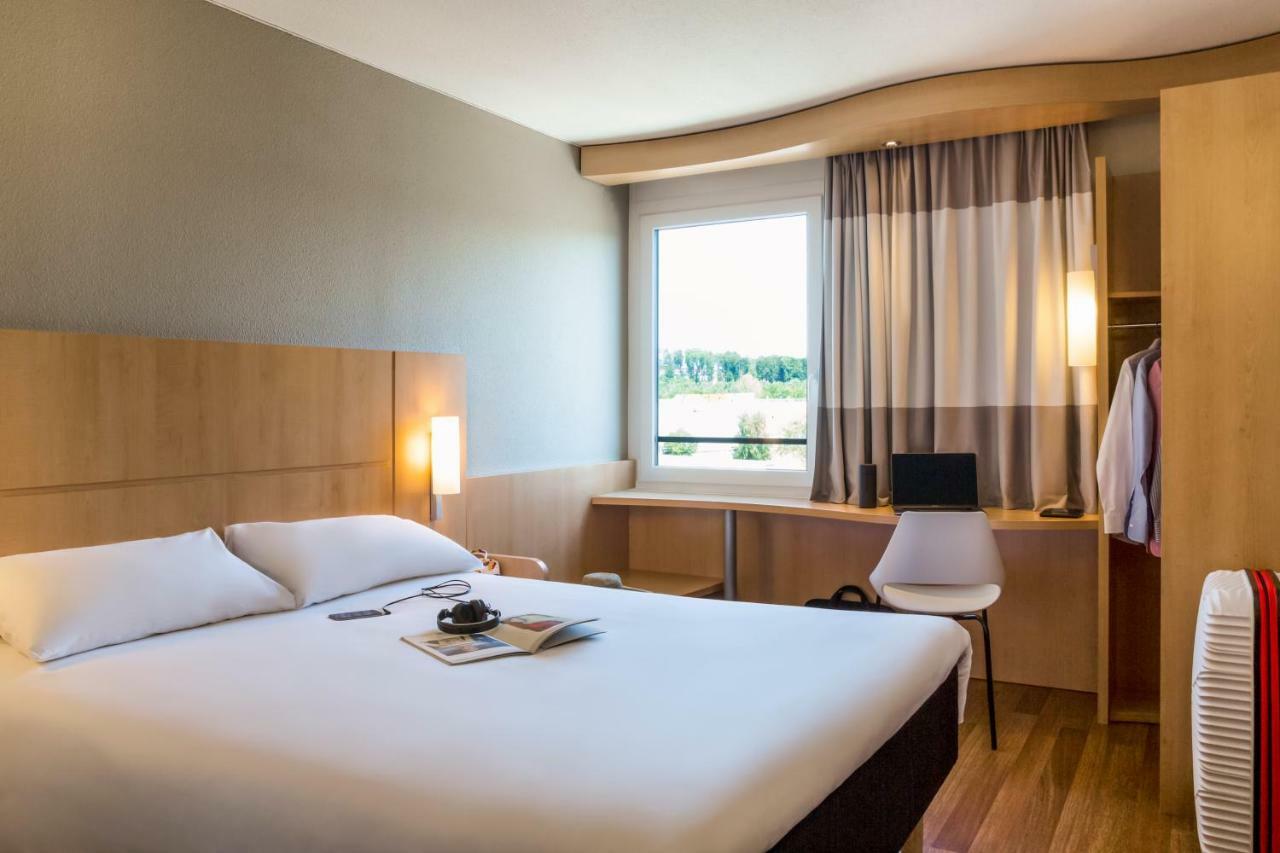 Ibis Lausanne Crissier Екстериор снимка