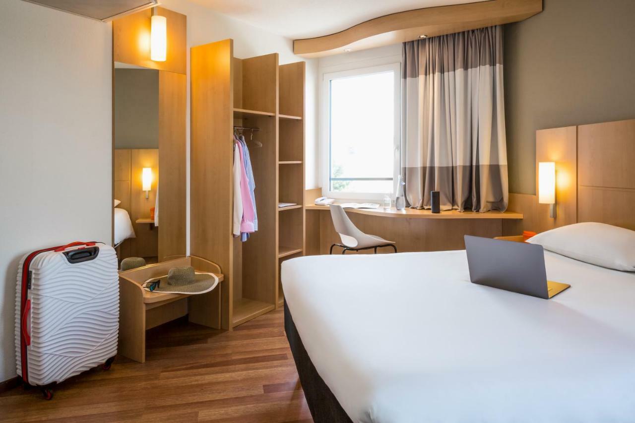 Ibis Lausanne Крисие Екстериор снимка