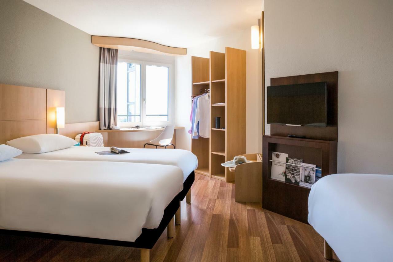 Ibis Lausanne Крисие Екстериор снимка