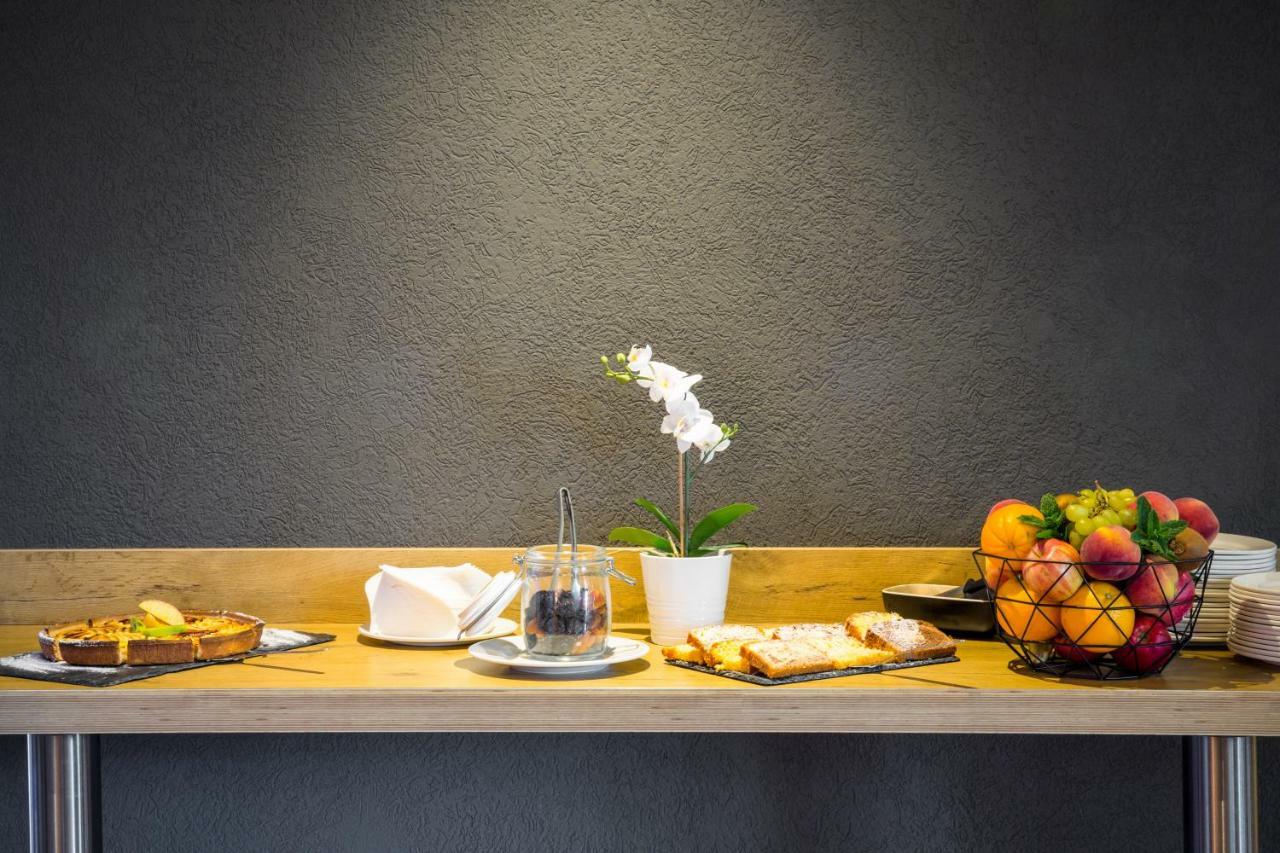 Ibis Lausanne Крисие Екстериор снимка