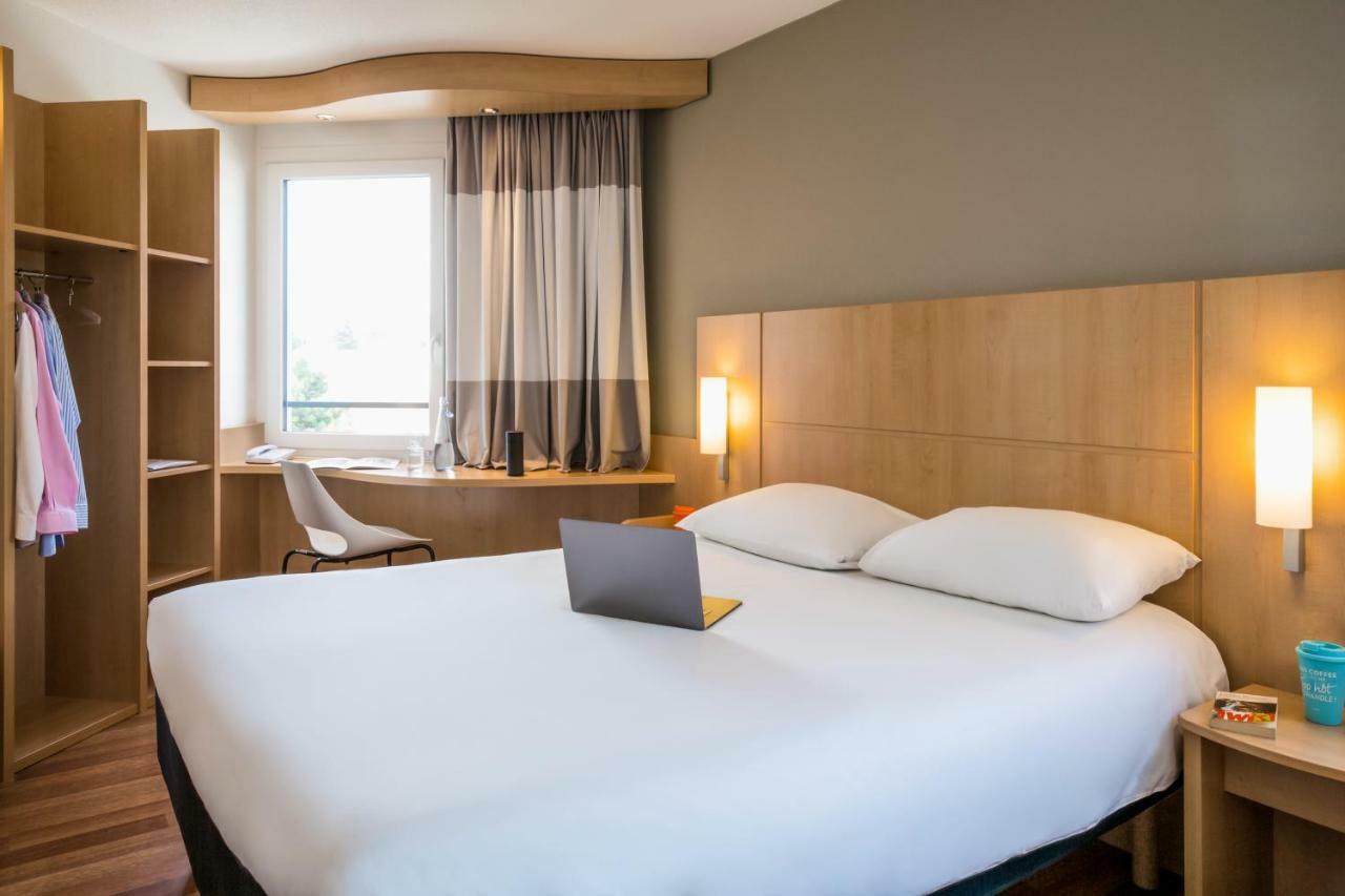 Ibis Lausanne Крисие Екстериор снимка